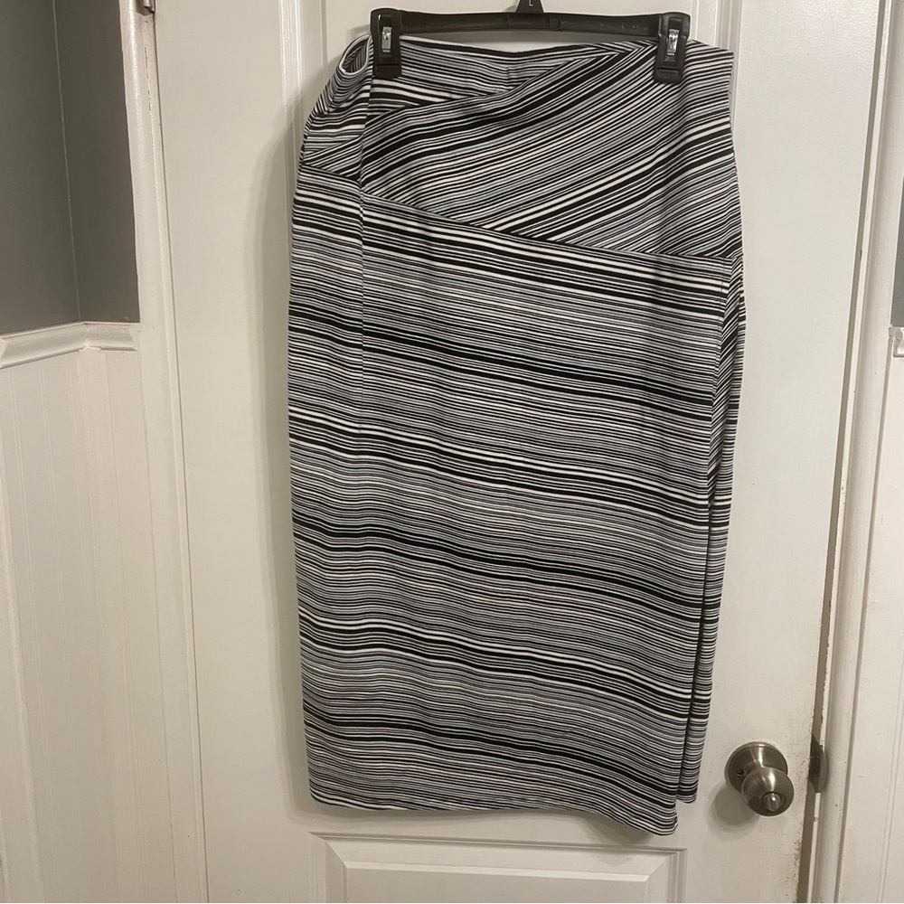 J Jill Pencil Skirt Pull On Knit Stretch Faux Wrap Striped Black Blue M Petite